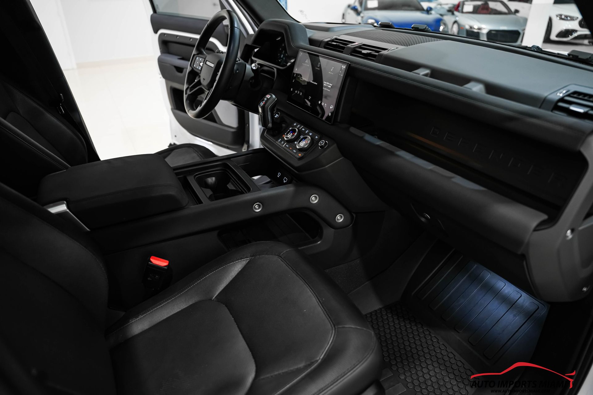 2023 Land Rover Defender 130 X-Dynamic SE photo 7