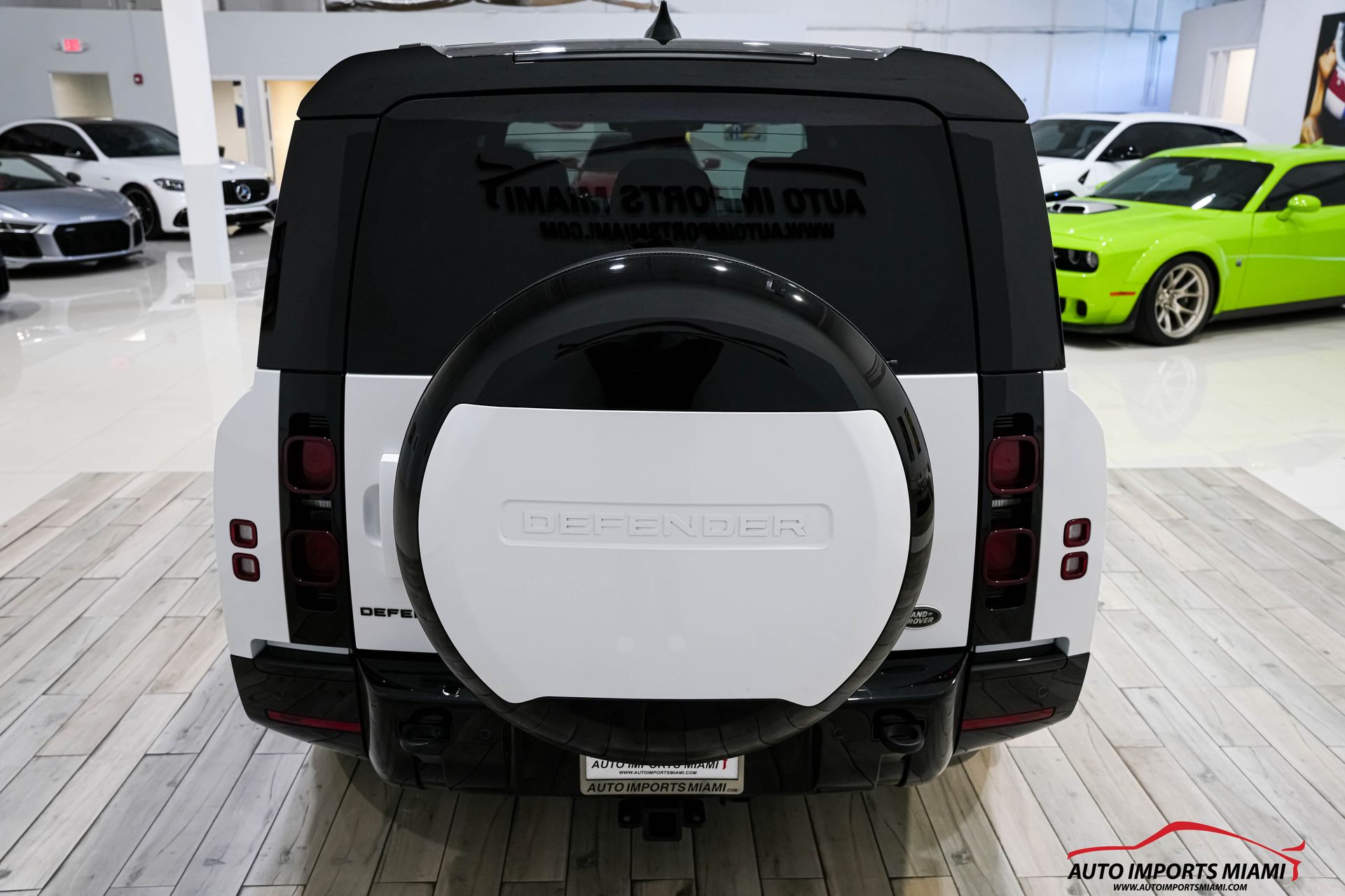 2023 Land Rover Defender 130 X-Dynamic SE photo 15