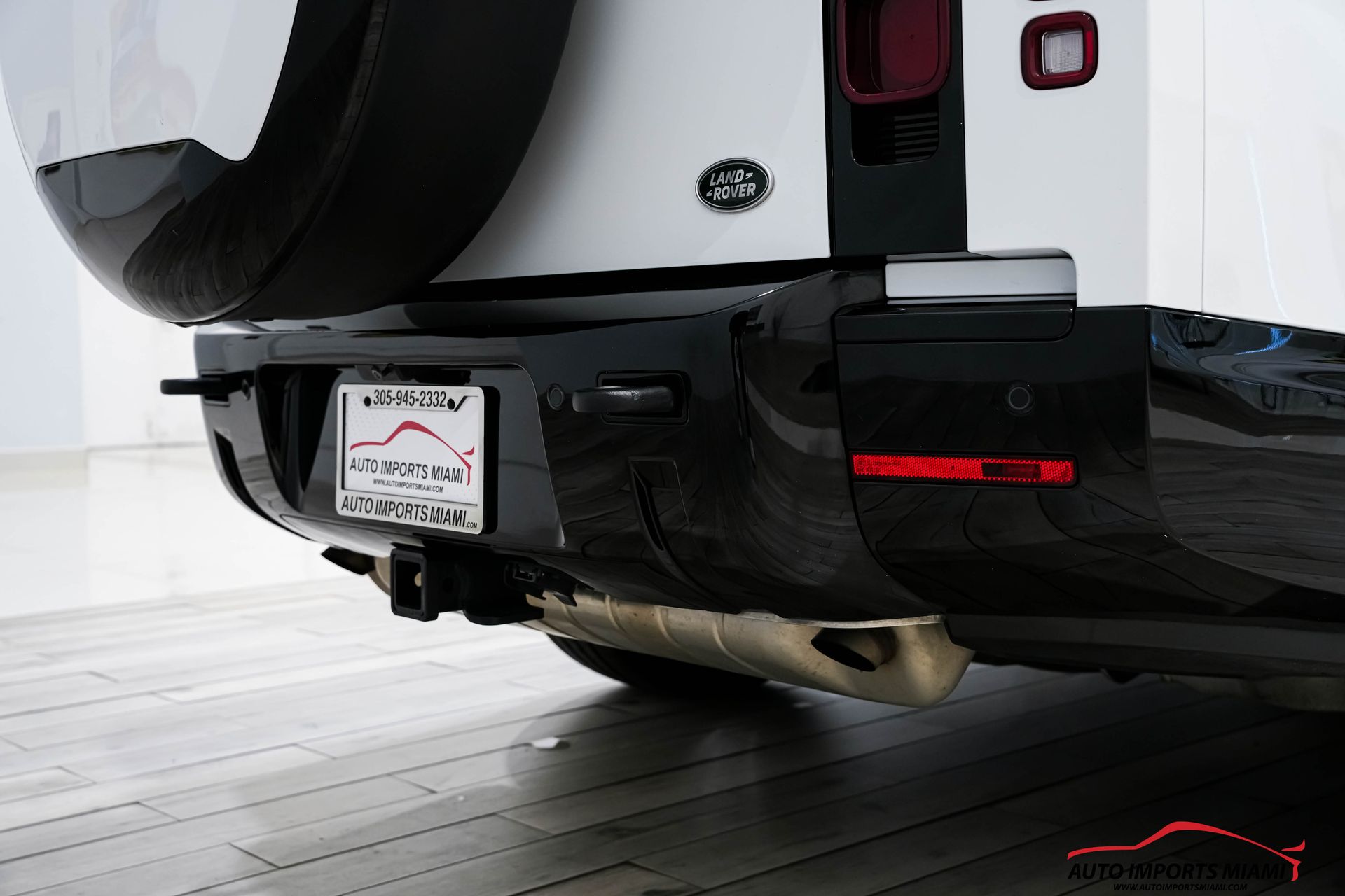 2023 Land Rover Defender 130 X-Dynamic SE photo 17