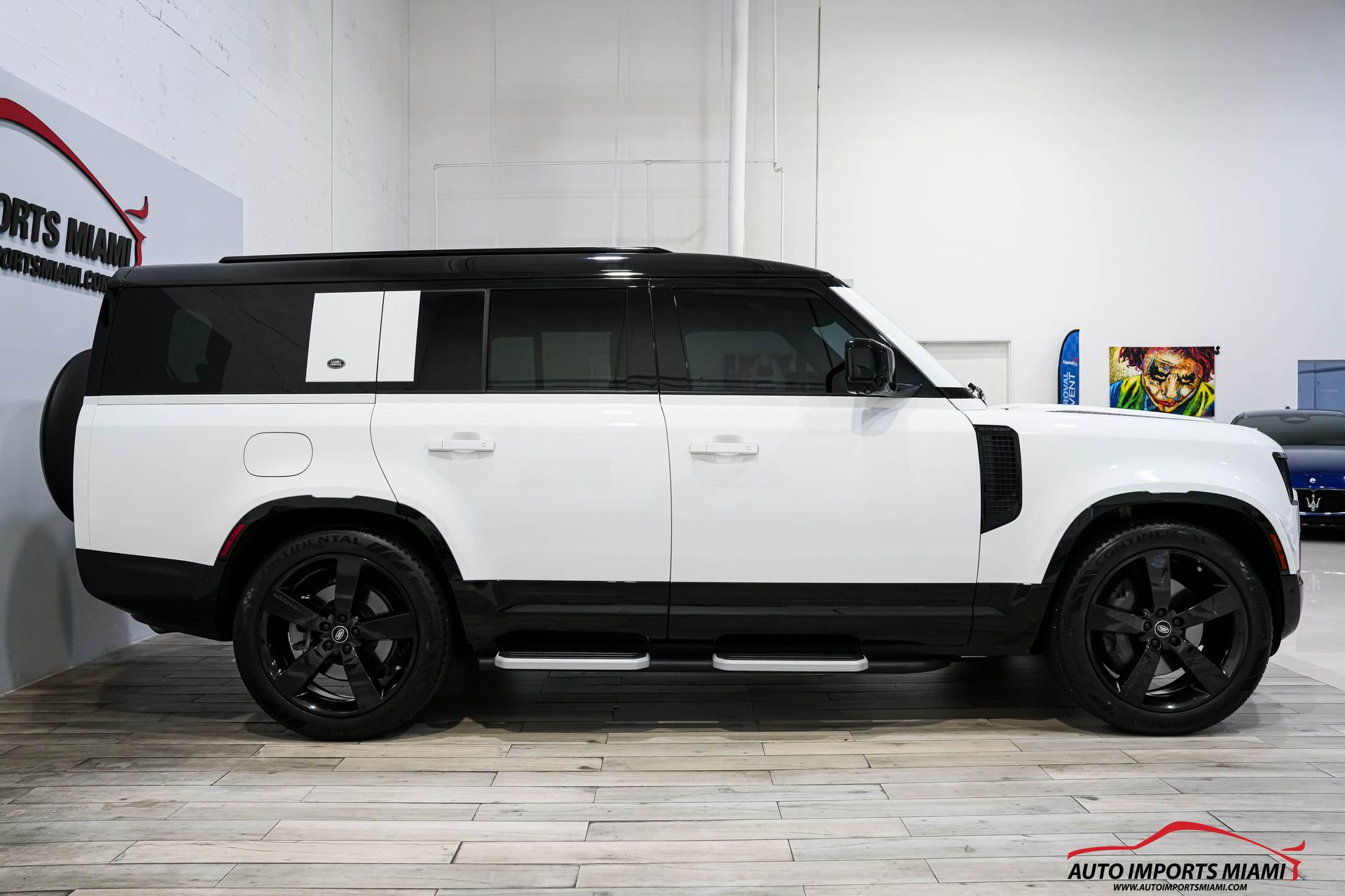 2023 Land Rover Defender 130 X-Dynamic SE photo 21