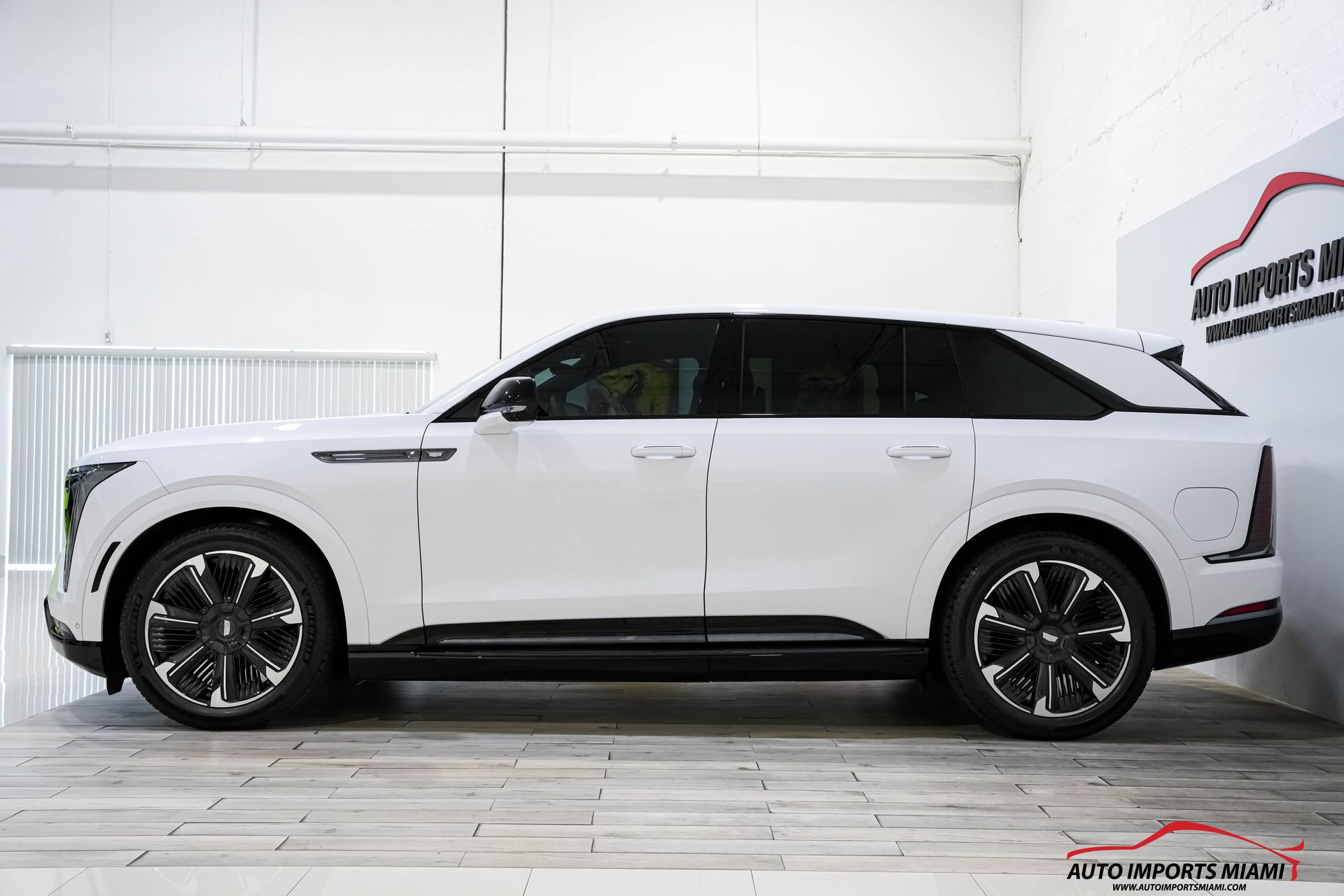 2025 Cadillac Escalade IQ Sport photo 11