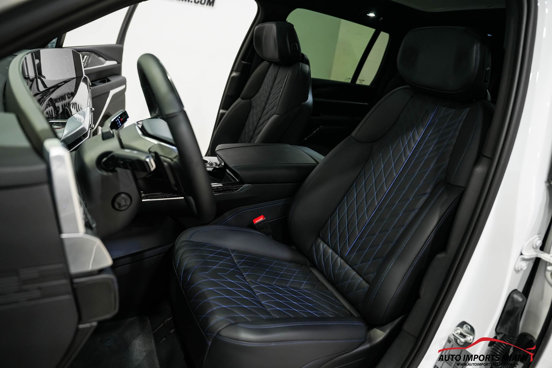 2025 Cadillac Escalade IQ Sport photo 35