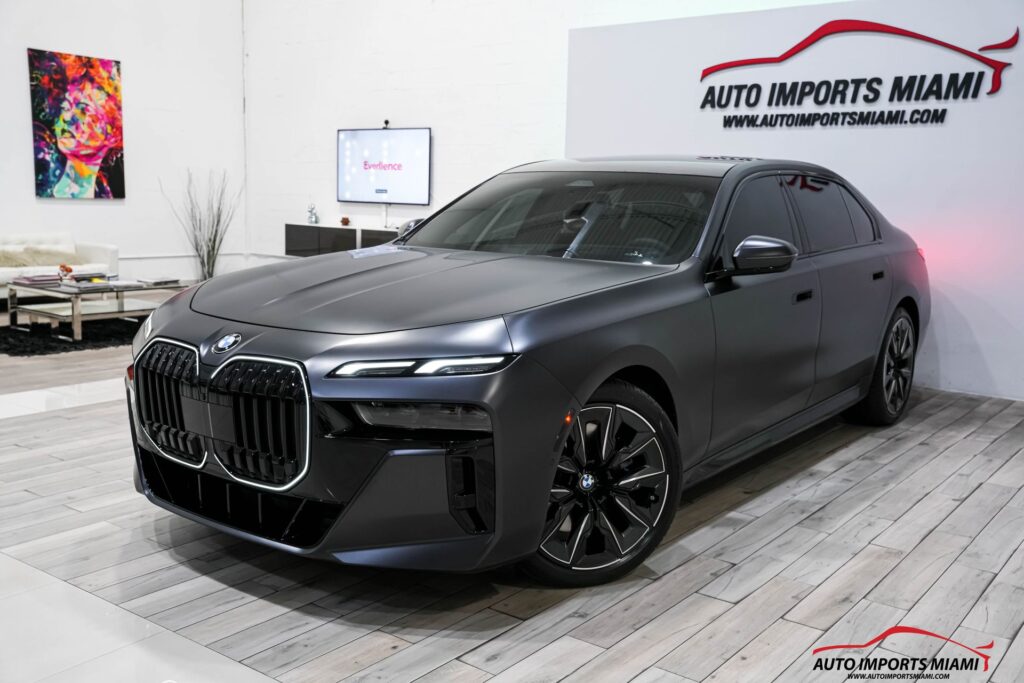 2025 BMW 7 Series 740i's photo